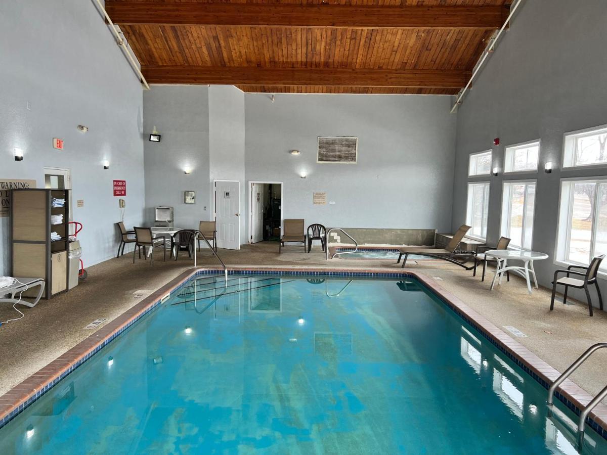 Grandstay Hotel And Suite Waseca Ngoại thất bức ảnh
