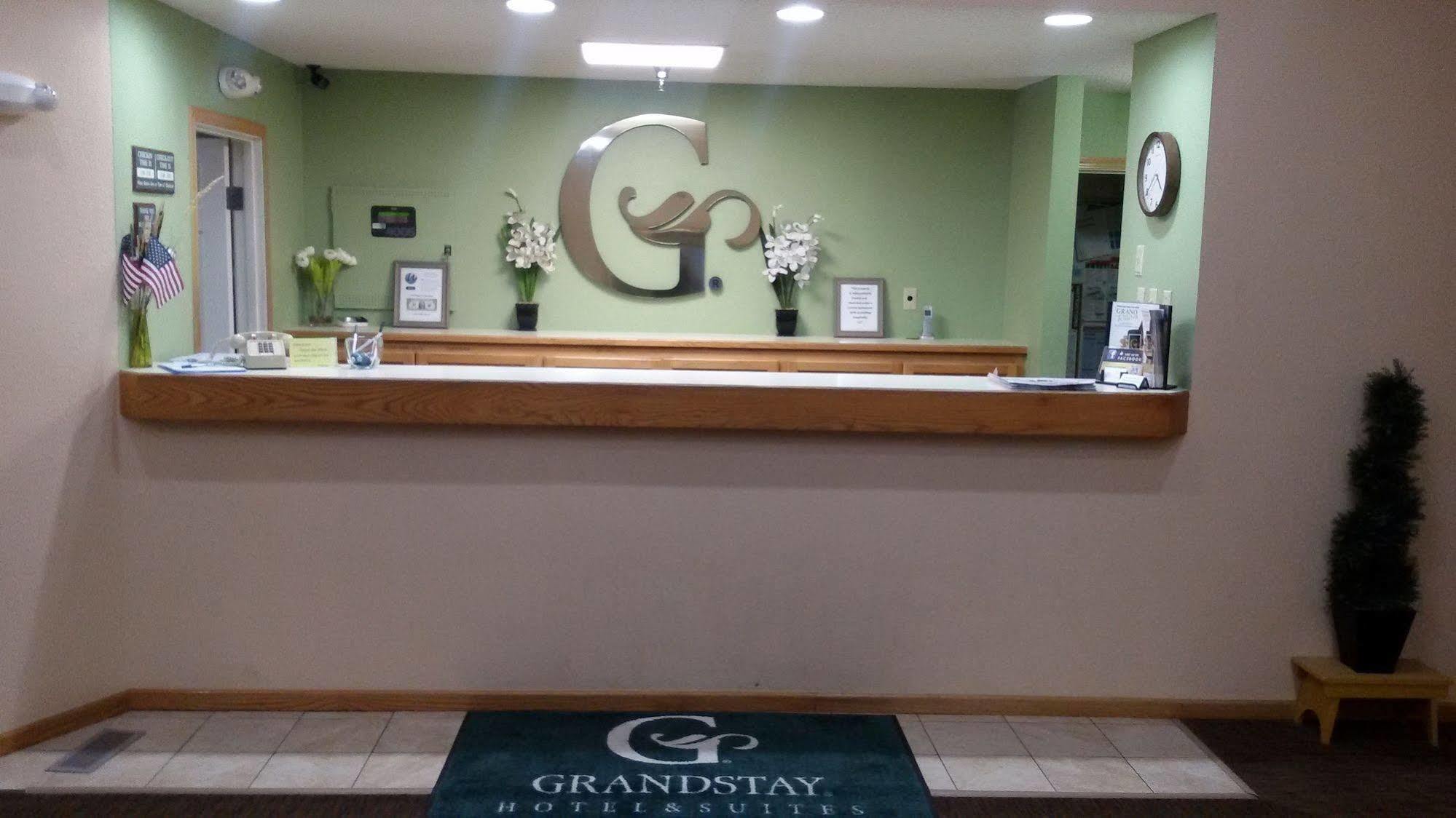 Grandstay Hotel And Suite Waseca Ngoại thất bức ảnh