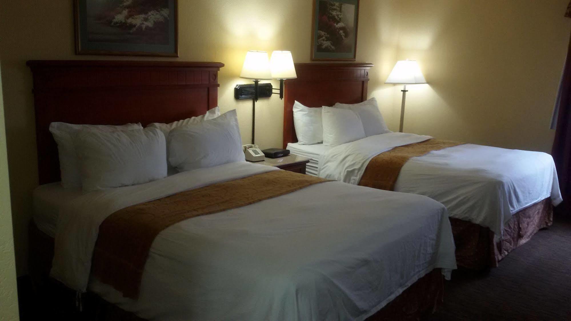 Grandstay Hotel And Suite Waseca Ngoại thất bức ảnh